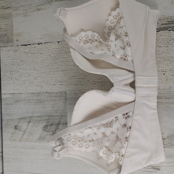 Victoria's Secret perfect shape cream with lace underwire bra Size 32DD - Picture 4 of 13